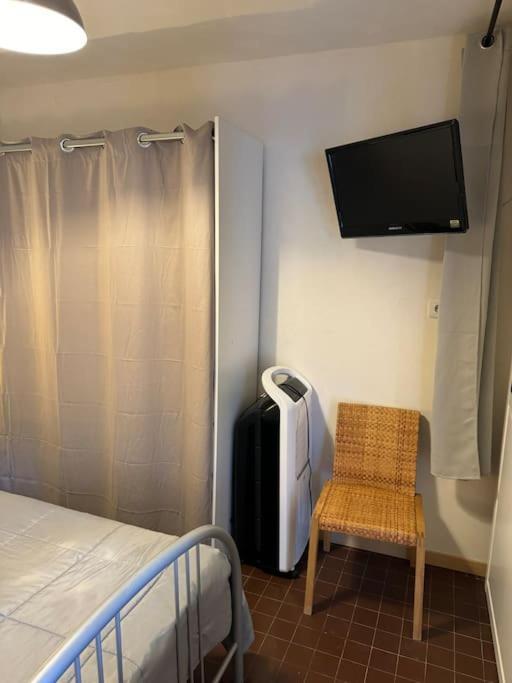 Apartment De Plain-pied Avec Jardin *